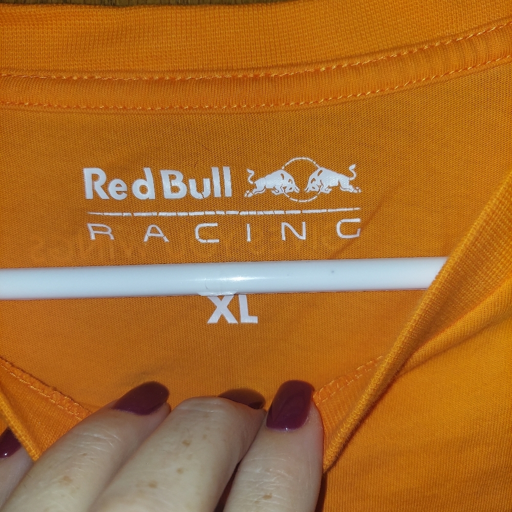 Red Bull Racing Tshirt - Picture 2 of 4